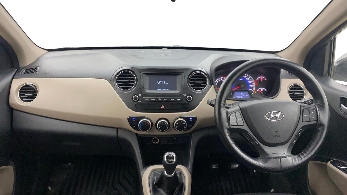 2017 Hyundai Grand i10 SPORTZ 1.2 KAPPA VTVT, Petrol, Manual, 40,483 km, Dashboard