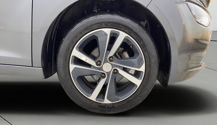 2022 Tata ALTROZ XZA, Petrol, Automatic, 27,042 km, Right Front Wheel