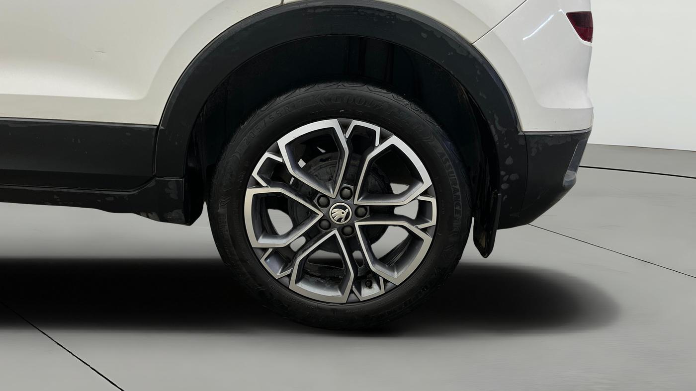 2021 Skoda KUSHAQ STYLE 1.0L TSI MT, Petrol, Manual, 73,194 km, Left Rear Wheel