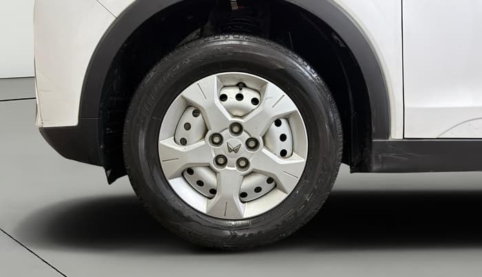 2024 Mahindra XUV300 W4 1.5 DIESEL, Diesel, Manual, 84,053 km, Left Front Wheel