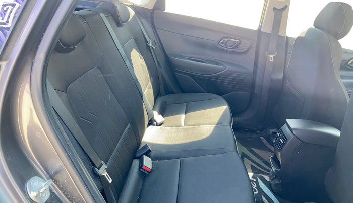 2020 Hyundai NEW I20 MAGNA 1.2 MT, Petrol, Manual, 23,731 km, Right Side Rear Door Cabin