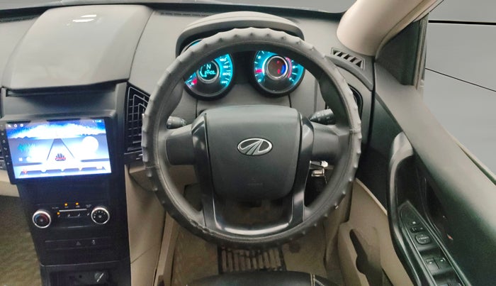 2016 Mahindra XUV500 W4, Diesel, Manual, 84,397 km, Steering Wheel Close Up