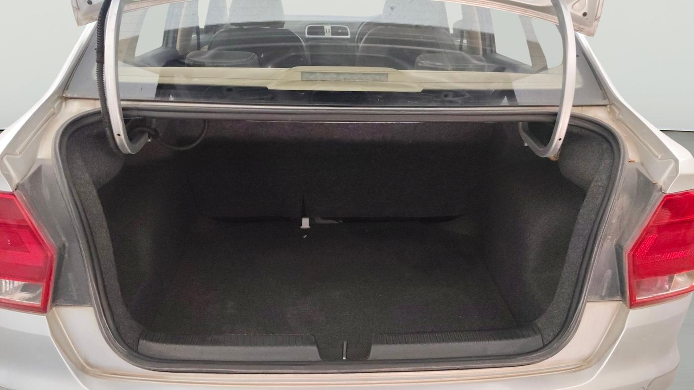 2017 Volkswagen Ameo HIGHLINE PLUS 1.5L AT 16 ALLOY, Diesel, Automatic, 1,41,466 km, Boot Open Zoomed View