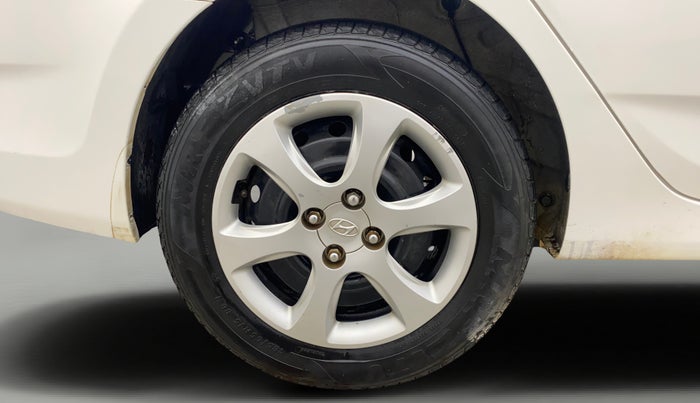 2013 Hyundai Verna FLUIDIC 1.6 VTVT EX, Petrol, Manual, 58,667 km, Right Rear Wheel