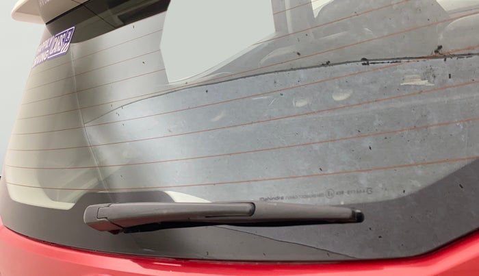 2019 Mahindra XUV300 W8(O) 1.2 PETROL DUAL TONE, Petrol, Manual, 77,682 km, Rear Wiper