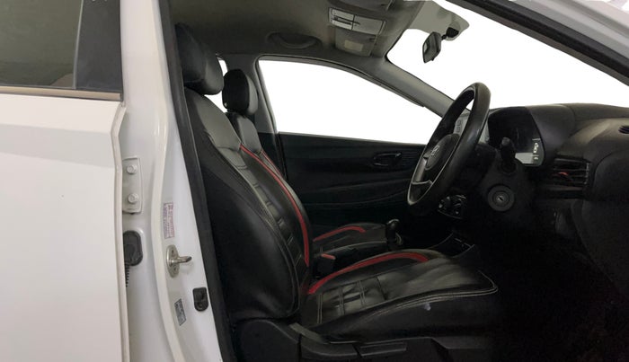 2021 Hyundai NEW I20 SPORTZ 1.2 MT, Petrol, Manual, 40,009 km, Right Side Front Door Cabin