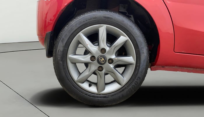 2014 Tata Bolt XT REVOTRON, Petrol, Manual, 26,122 km, Right Rear Wheel