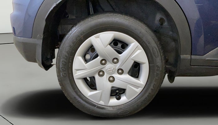 2021 Hyundai VENUE S 1.2, Petrol, Manual, 66,300 km, Right Rear Wheel