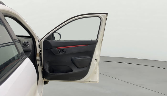 2016 Renault Kwid RXT 1.0 AMT, Petrol, Automatic, 55,410 km, RHS Front Door