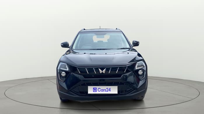 2024 Mahindra XUV 3XO AX5 1.2 L TCMPFi, Petrol, Manual, 71,601 km, Front