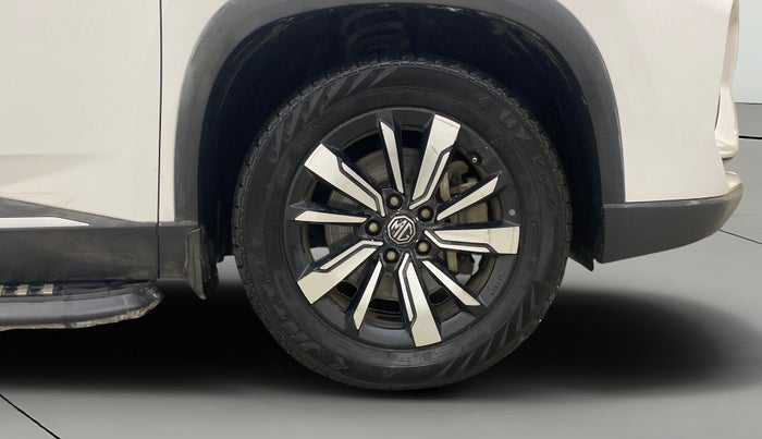 2020 MG HECTOR PLUS SHARP 1.5 PETROL TURBO DCT 6-STR, Petrol, Automatic, 66,402 km, Right Front Wheel