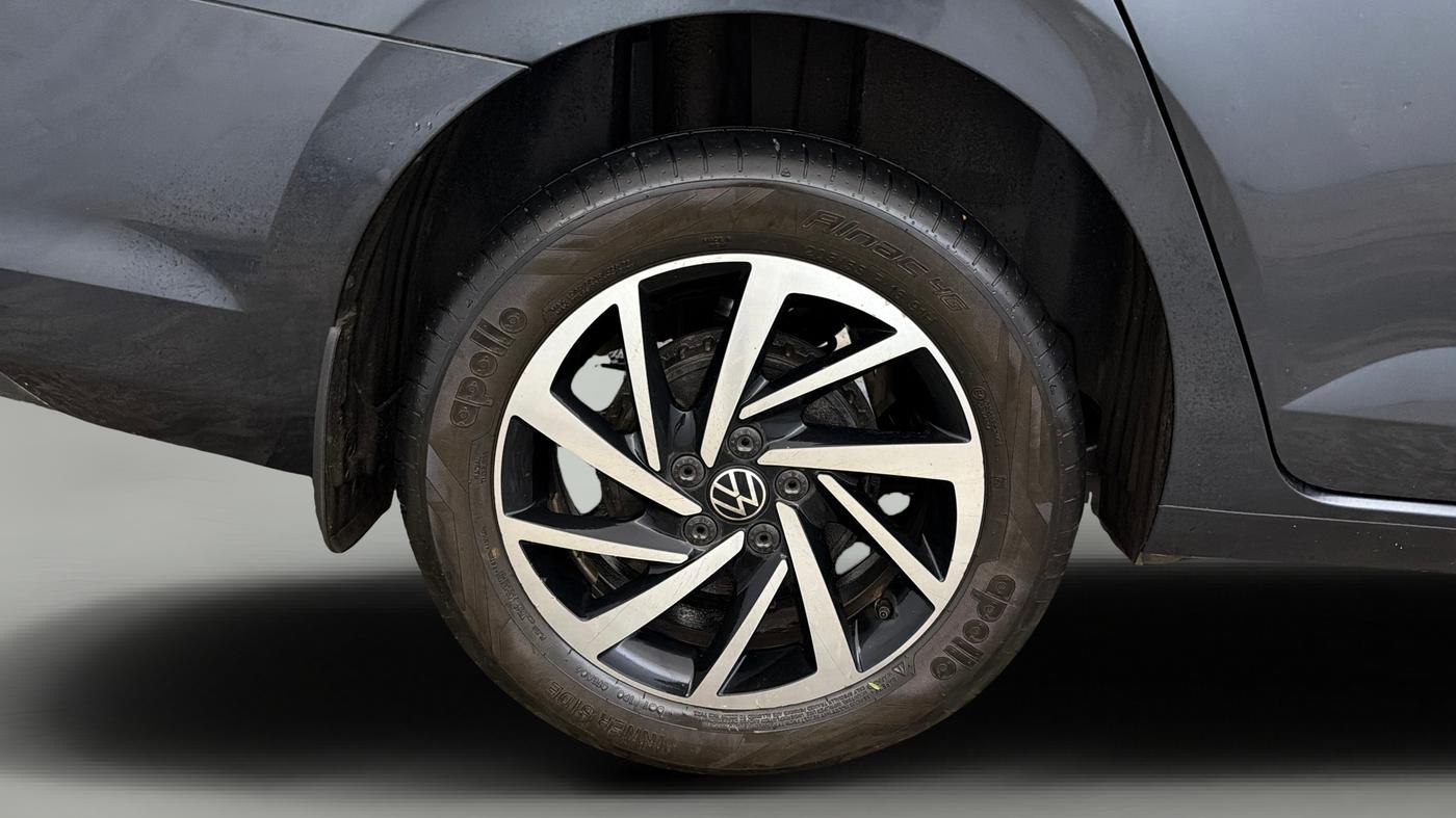 2023 Volkswagen VIRTUS TOPLINE TSI 1.0 AT, Petrol, Automatic, 38,311 km, Right Rear Wheel