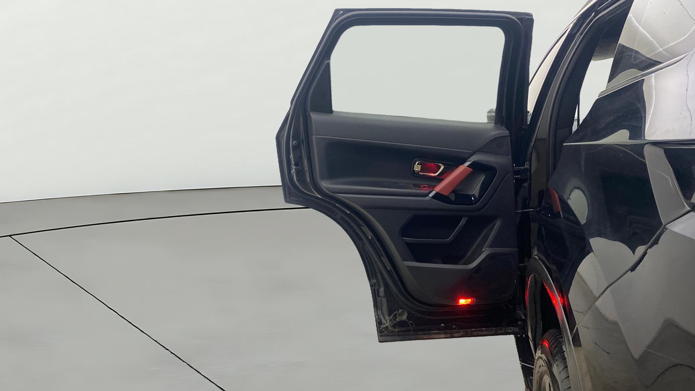 2023 Tata Safari XZA PLUS O RED DARK , Diesel, Automatic, 1,18,926 km, LHS Rear Door