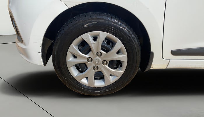 2015 Hyundai Grand i10 SPORTZ 1.2 KAPPA VTVT, Petrol, Manual, 38,403 km, Left Front Wheel