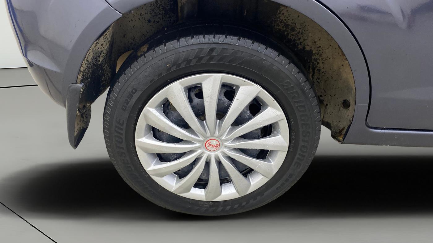 2013 Ford Figo ZXI 1.2 PETROL, Petrol, Manual, 90,974 km, Right Rear Wheel