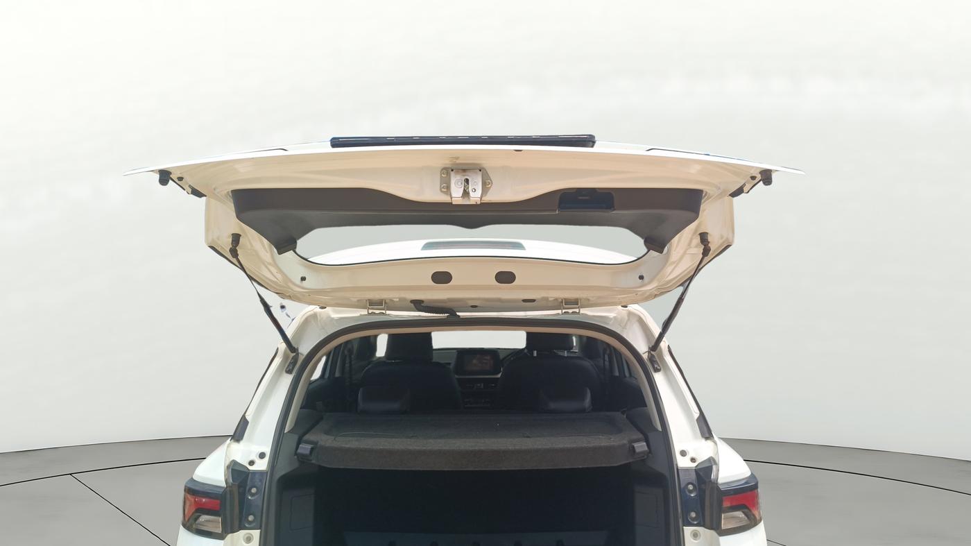 2024 Maruti BREZZA VXI AT SMART HYBRID, Petrol, Automatic, 19,851 km, Boot Door Open