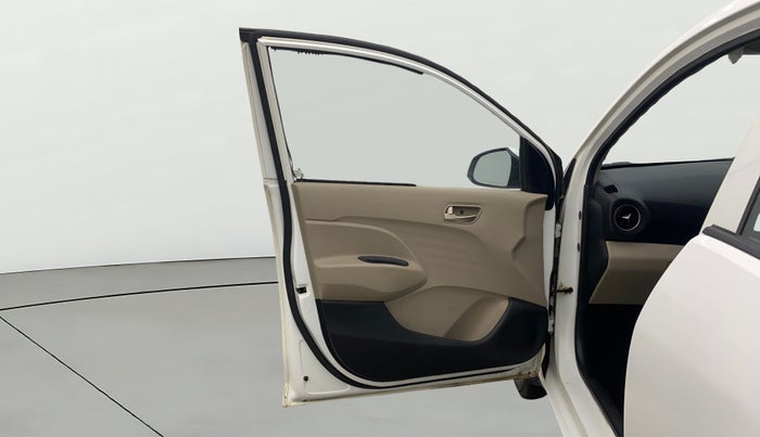2019 Hyundai NEW SANTRO SPORTZ CNG, CNG, Manual, 1,38,197 km, LHS Front Door