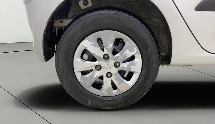 2012 Hyundai i10 MAGNA 1.2, CNG, Manual, 93,204 km, Right Rear Wheel