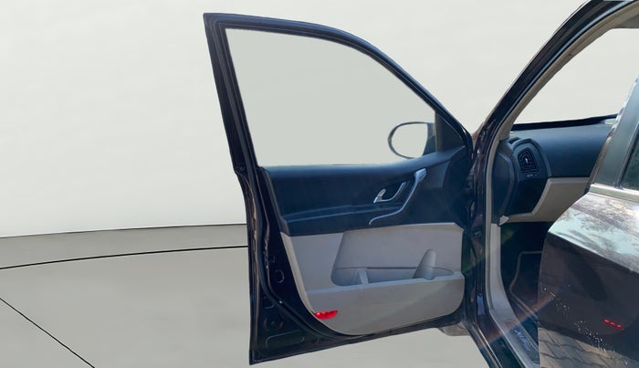 2016 Mahindra XUV500 W10 AT, Diesel, Automatic, 1,00,535 km, LHS Front Door