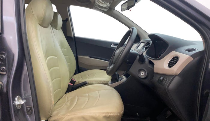 2017 Hyundai Grand i10 SPORTZ 1.2 KAPPA VTVT, CNG, Manual, 85,456 km, Right Side Front Door Cabin