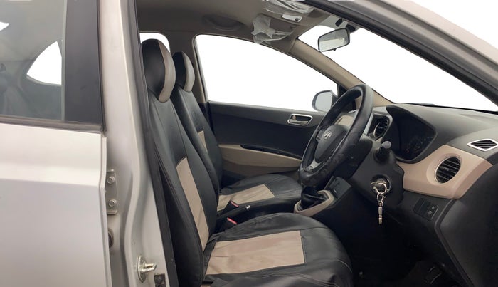 2014 Hyundai Xcent S (O) 1.2, Petrol, Manual, 42,831 km, Right Side Front Door Cabin