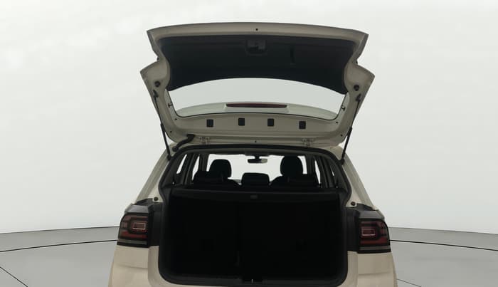 2023 Volkswagen TAIGUN HIGHLINE 1.0 TSI MT, Petrol, Manual, 27,931 km, Boot Door Open
