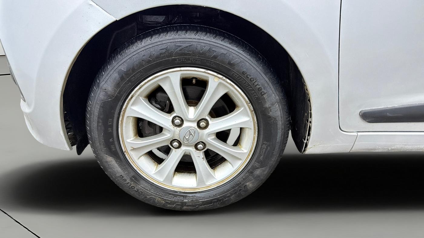 2015 Hyundai Grand i10 ASTA AT 1.2 KAPPA VTVT, Petrol, Automatic, 69,913 km, Left Front Wheel