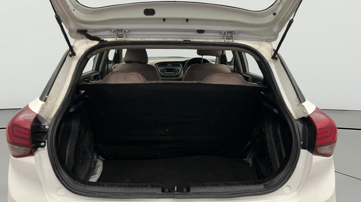 2018 Hyundai Elite i20 SPORTZ 1.2, Petrol, Manual, 89,673 km, Boot Open Zoomed View