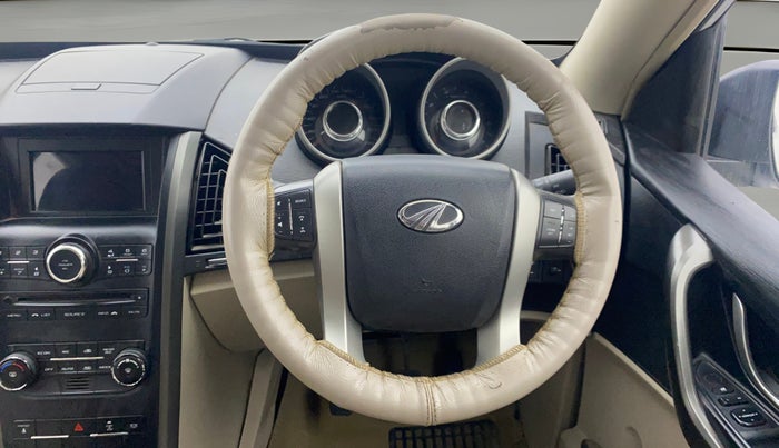 2015 Mahindra XUV500 W6, Diesel, Manual, 54,569 km, Steering Wheel Close Up