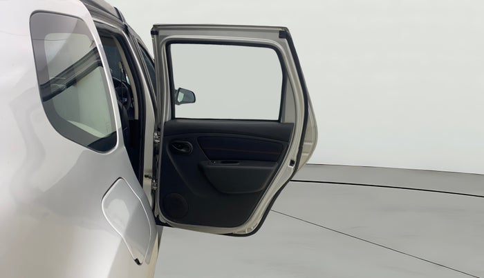 2017 Renault Duster RXS CVT, Petrol, Automatic, 1,09,289 km, RHS Rear Door