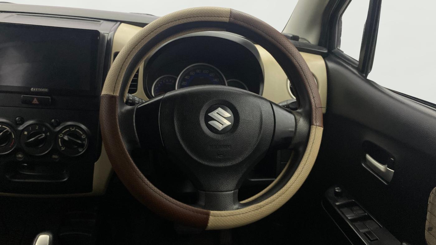 2017 Maruti Wagon R 1.0 VXI AMT, Petrol, Automatic, 94,144 km, Steering Wheel Close Up