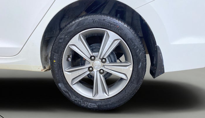 2018 Hyundai Verna 1.6 VTVT SX, Petrol, Manual, 48,551 km, Left Rear Wheel