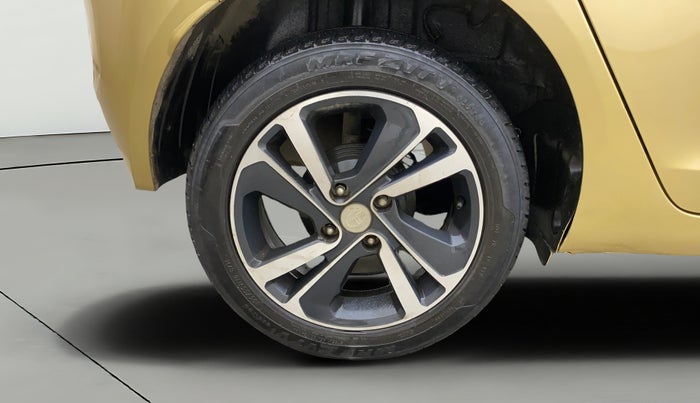 2021 Tata ALTROZ XZ PLUS PETROL, Petrol, Manual, 70,917 km, Right Rear Wheel