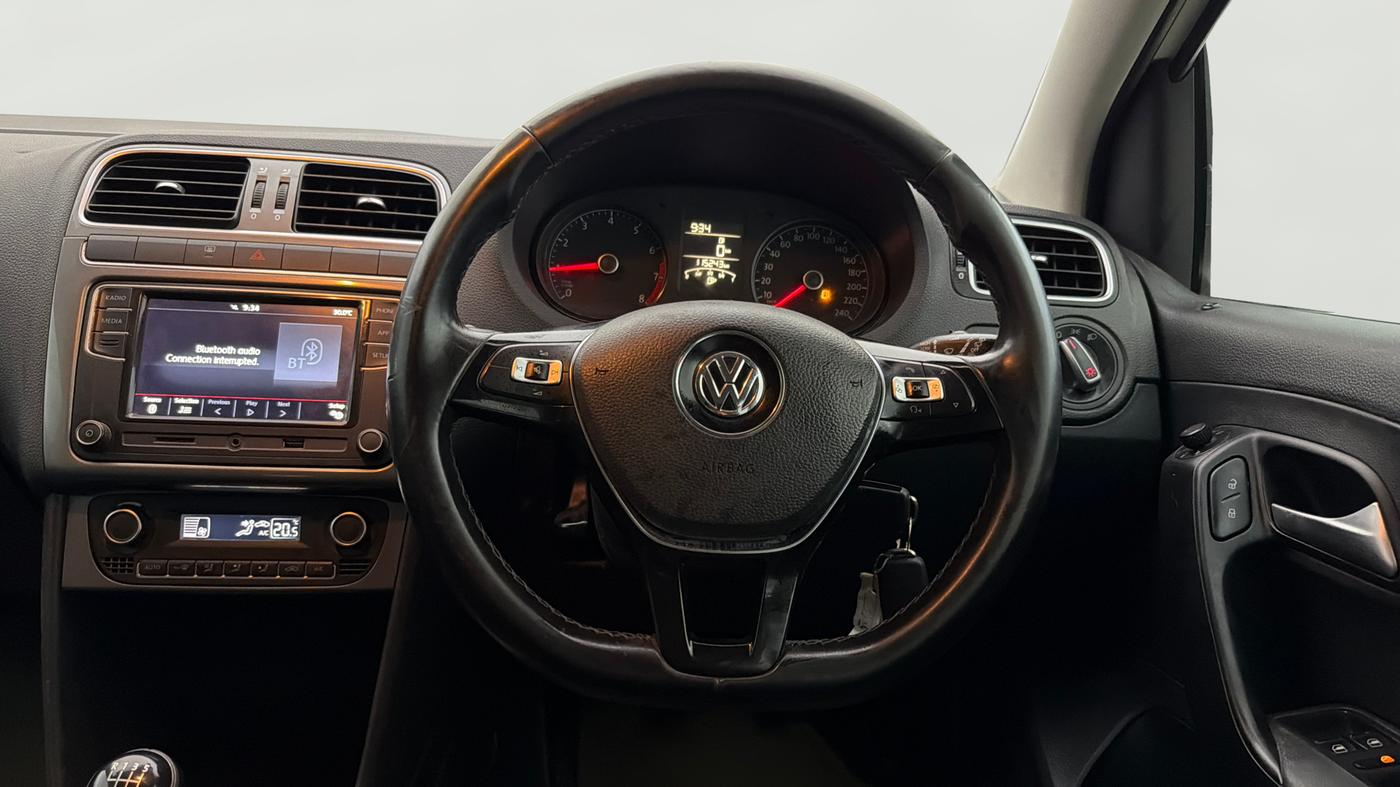 2020 Volkswagen Polo HIGHLINE PLUS 1.0, Petrol, Manual, 1,15,234 km, Steering Wheel Close Up