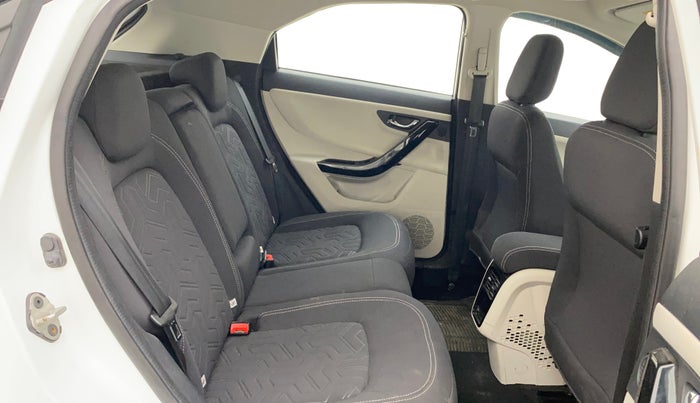 2022 Tata NEXON XZA PLUS DIESEL, Diesel, Automatic, 33,586 km, Right Side Rear Door Cabin