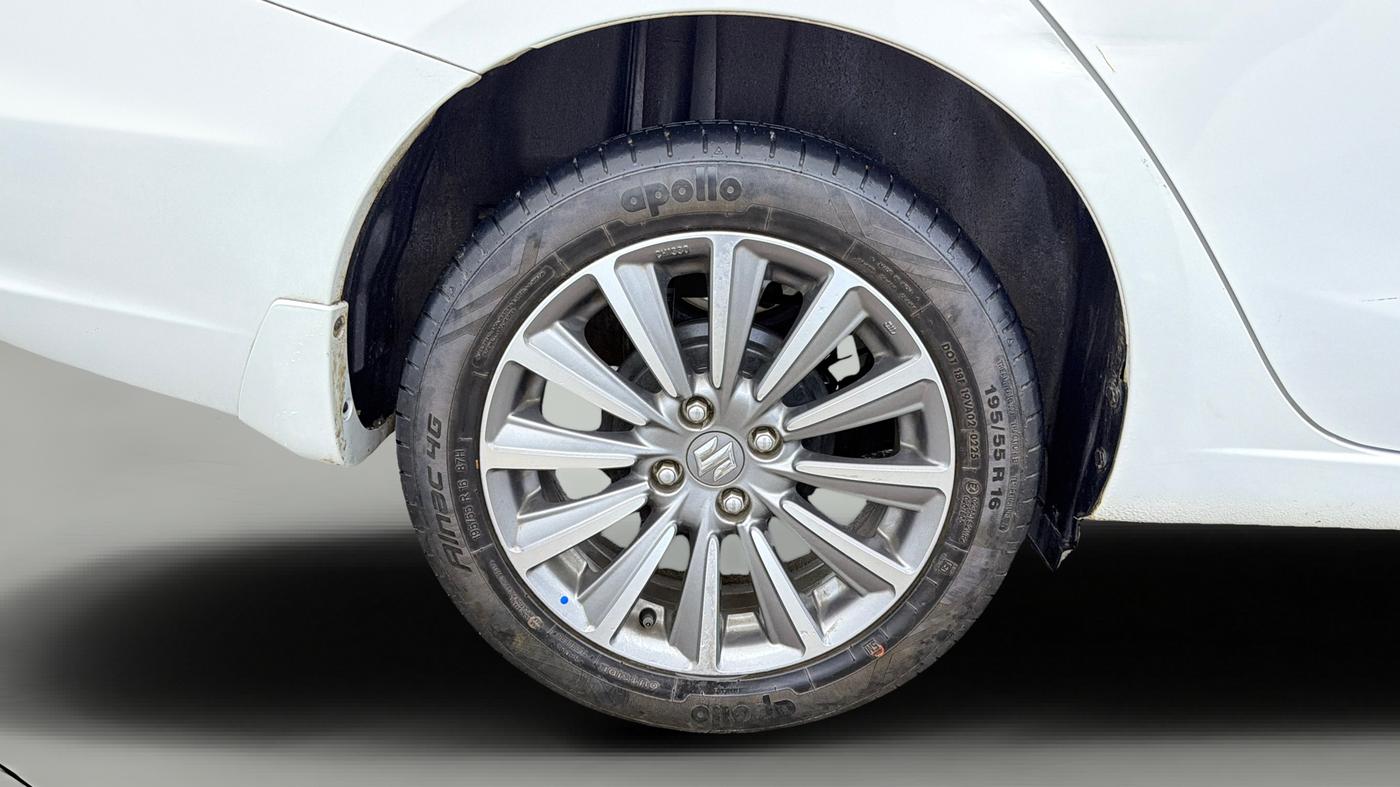 2025 Maruti Ciaz ALPHA  AT 1.5 SHVS PETROL, Petrol, Automatic, 5,025 km, Right Rear Wheel