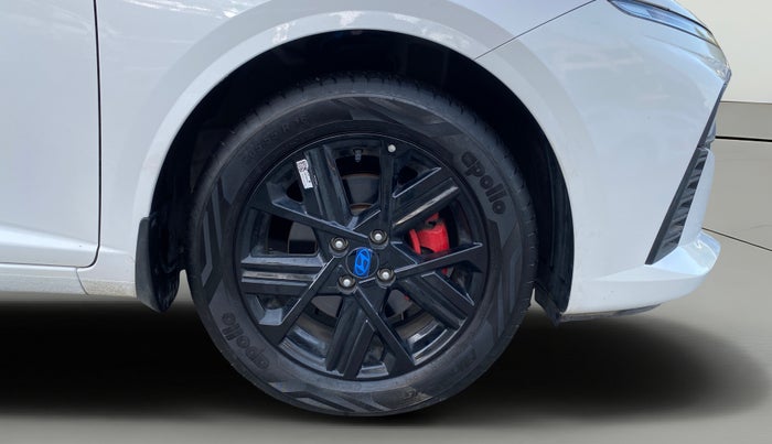 2024 Hyundai Verna SX (O) 1.5 TURBO PETROL DCT, Petrol, Automatic, 3,081 km, Right Front Wheel