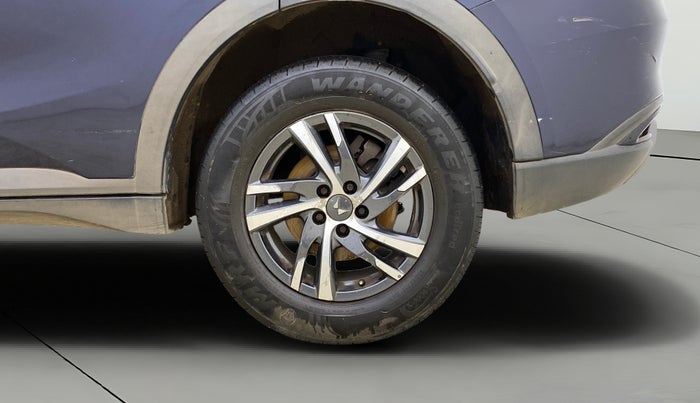 2022 Mahindra XUV700 AX 5 P AT 5 STR, Petrol, Automatic, 32,275 km, Left Rear Wheel