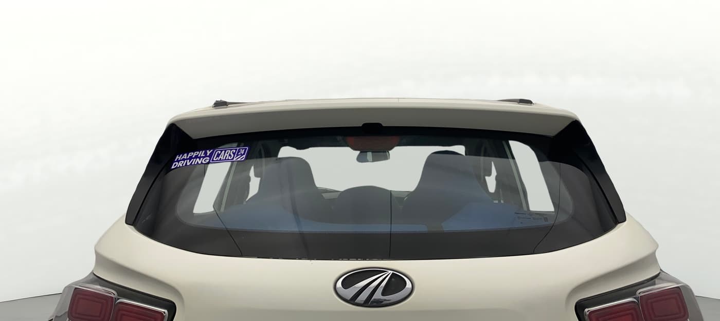 2017 Mahindra KUV 100 NXT K4+ D 6 STR, Diesel, Manual, 98,054 km, Rear Windshield