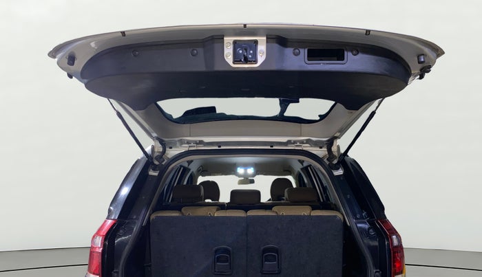 2020 Mahindra XUV500 W7, Diesel, Manual, 43,592 km, Boot Door Open