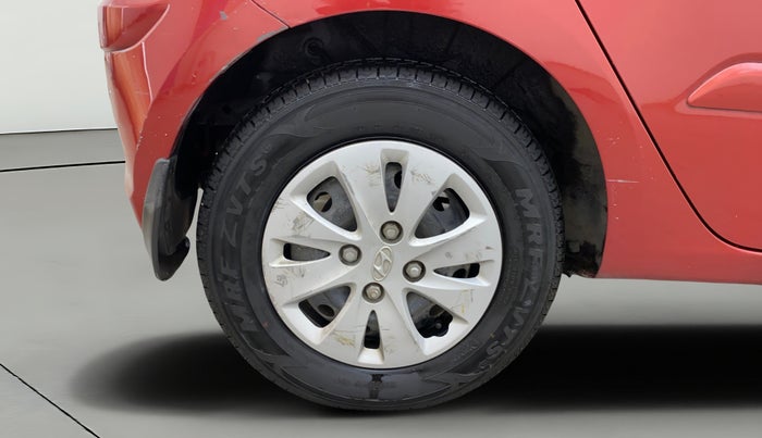 2013 Hyundai i10 ASTA 1.2 AT SUNROOF, Petrol, Automatic, 50,444 km, Right Rear Wheel