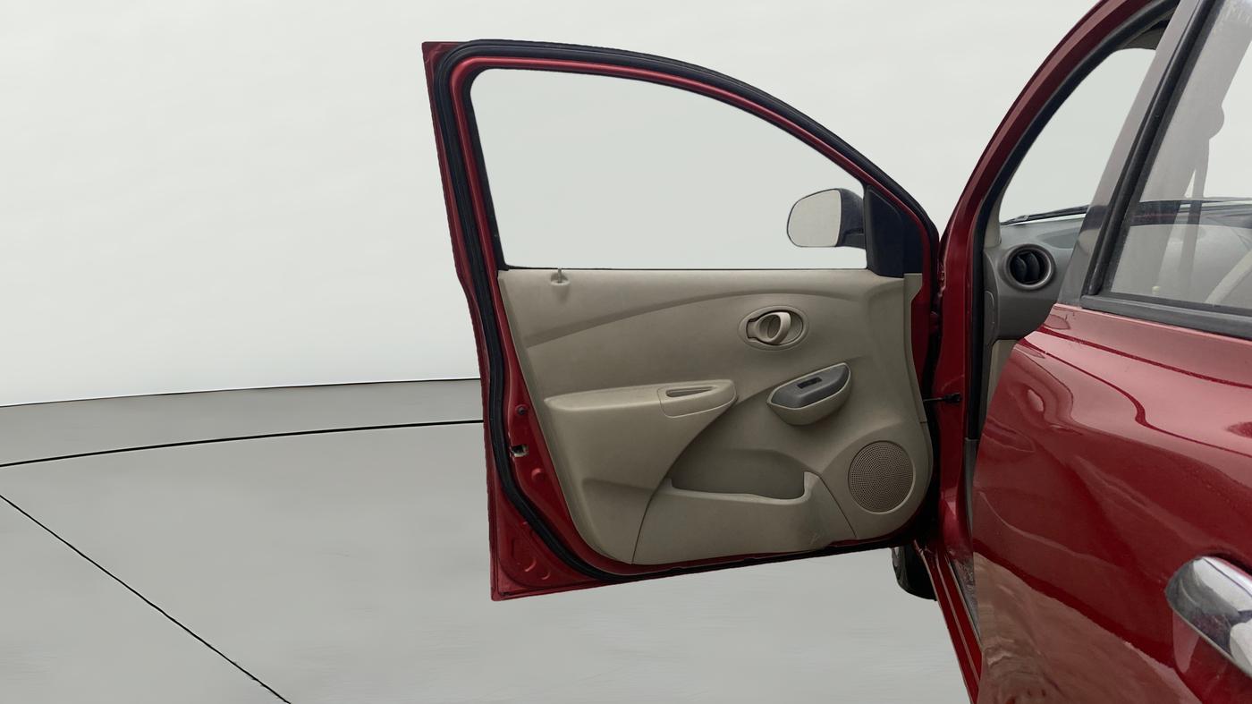 2015 Datsun Go Plus T, CNG, Manual, 84,113 km, LHS Front Door