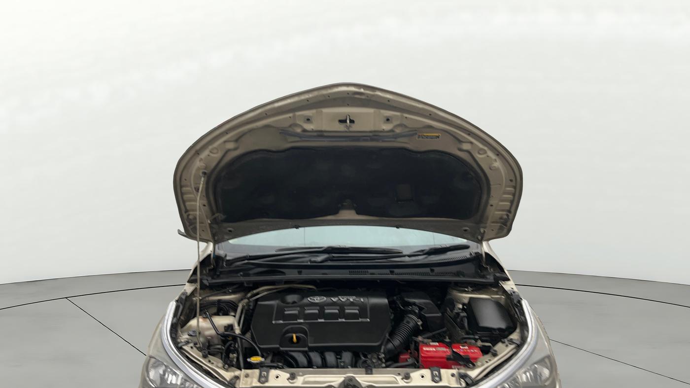 2015 Toyota Corolla Altis G PETROL, Petrol, Manual, 1,02,213 km, Open Bonet