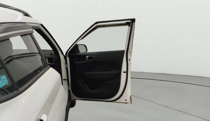 2023 Hyundai VENUE SX 1.2 KNIGHT EDITION, Petrol, Manual, 58,132 km, RHS Front Door