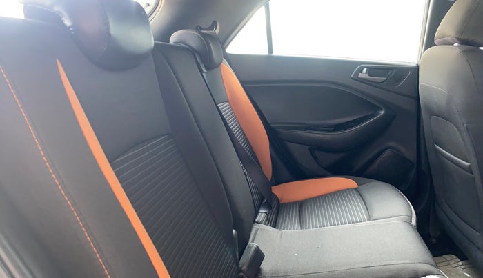 2016 Hyundai i20 Active 1.2 SX, Petrol, Manual, 69,106 km, Right Side Rear Door Cabin