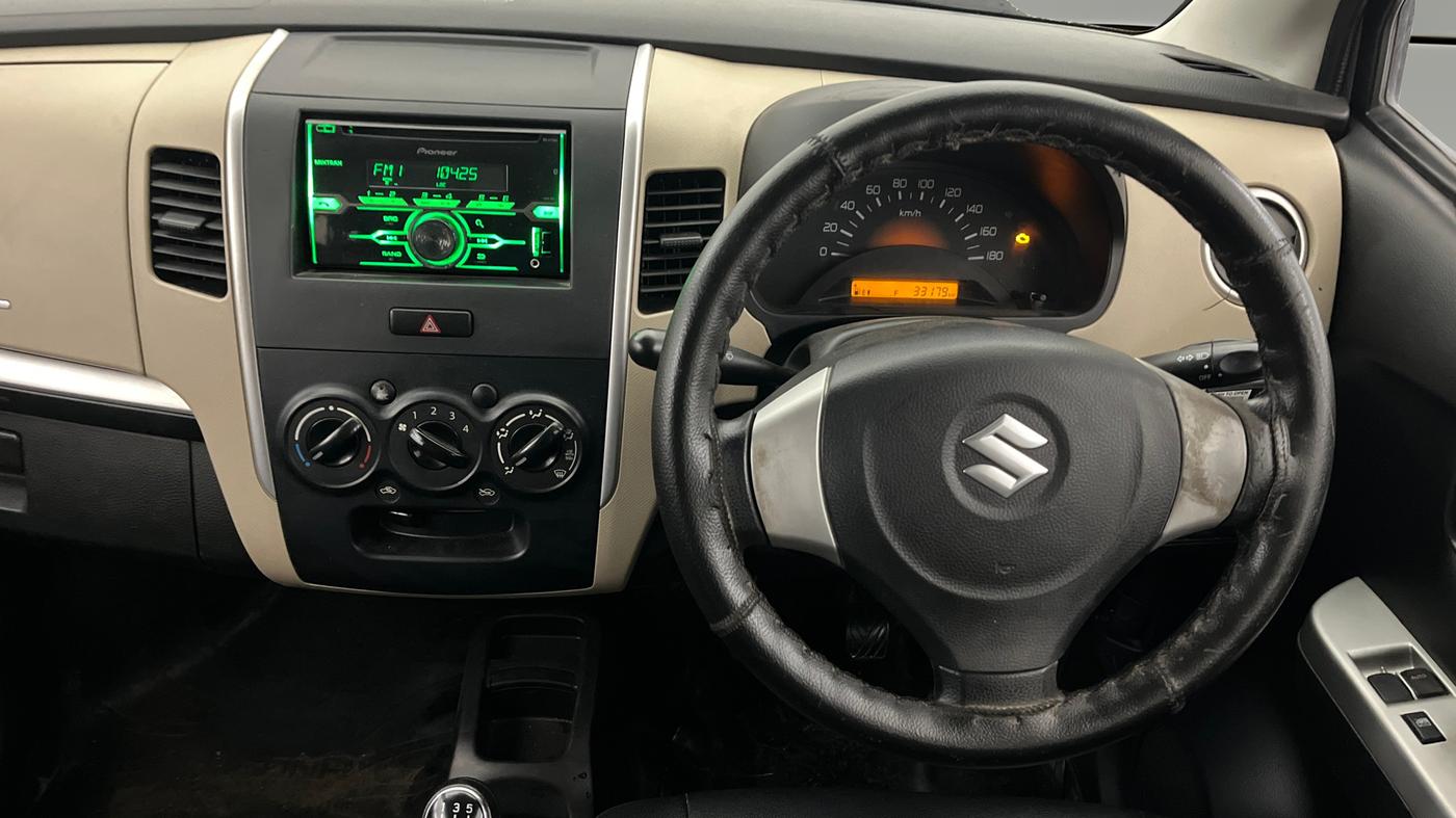 2017 Maruti Wagon R 1.0 LXI, Petrol, Manual, 33,179 km, Steering Wheel Close Up