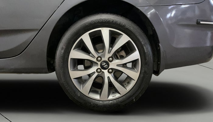 2014 Hyundai Verna FLUIDIC 1.6 VTVT SX, Petrol, Manual, 64,978 km, Left Rear Wheel