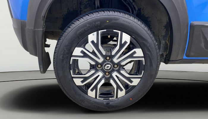 2022 Renault Kiger RXT (O) AMT DUAL TONE, Petrol, Automatic, 55,801 km, Right Rear Wheel