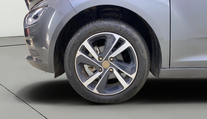 2023 Tata ALTROZ XZA, Petrol, Automatic, 8,733 km, Left Front Wheel