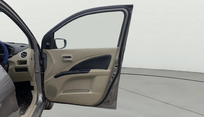 2016 Maruti Celerio VDI, Diesel, Manual, 83,622 km, RHS Front Door